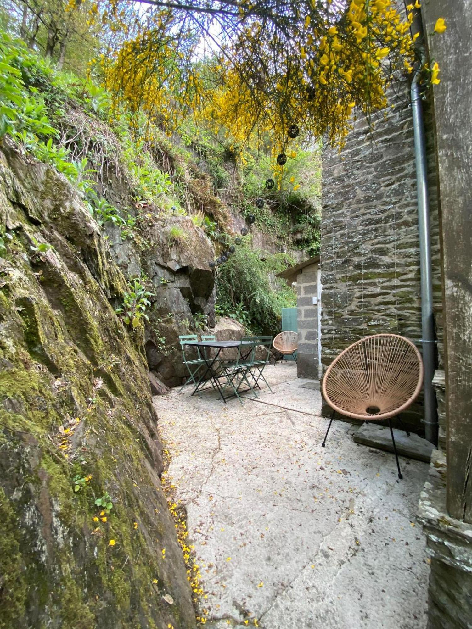 Moulin - Jardin Secret - Vue Sur L'orne *